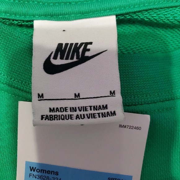 NWT Nike Women's Sportswear Club Graphic Sweatshirt M - Picture 6 of 8